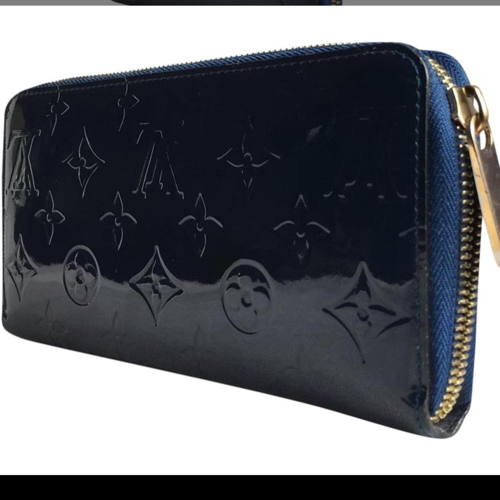 Louis Vuitton Bleu Vernis Zippy Wallet